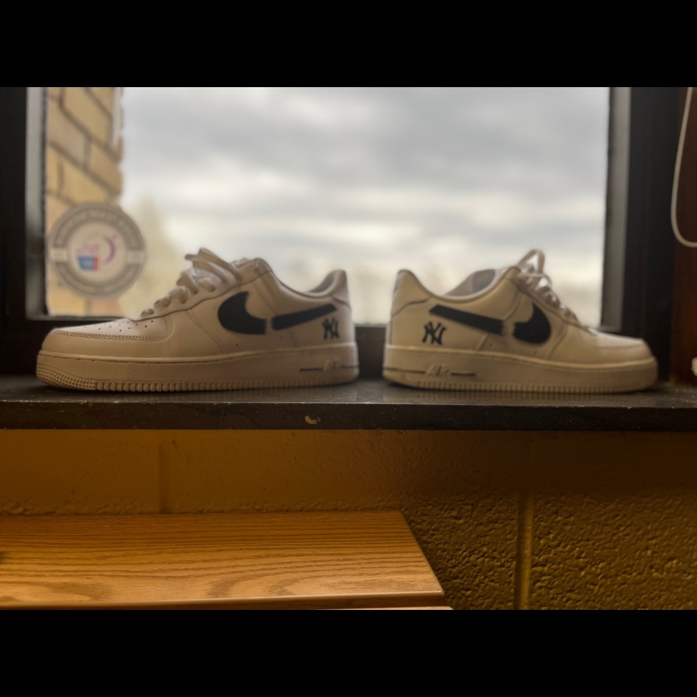 Custom Af1 Yankee broken swoosh design.